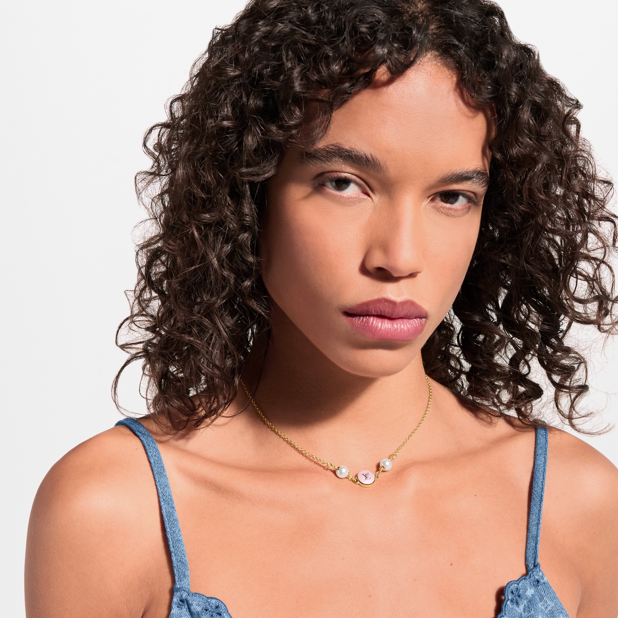 Essential V Strass PM Necklace S00 - Women - Fashion Jewelry